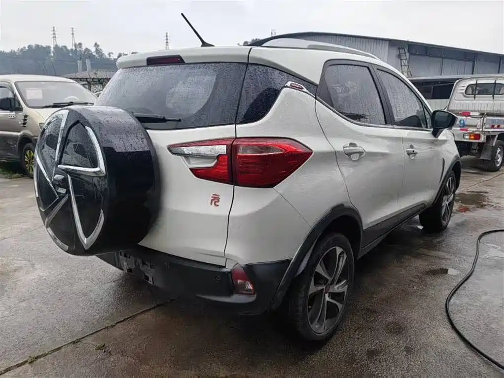 BYD Yuan 2016 1.5L Manual Luxury фото 4