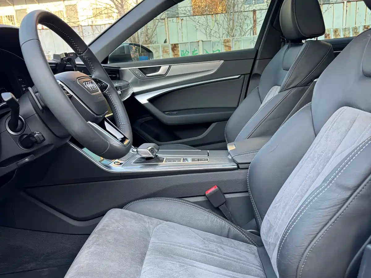 Audi A6L 2021 45 TFSI quattro Exclusive Sport фото 5