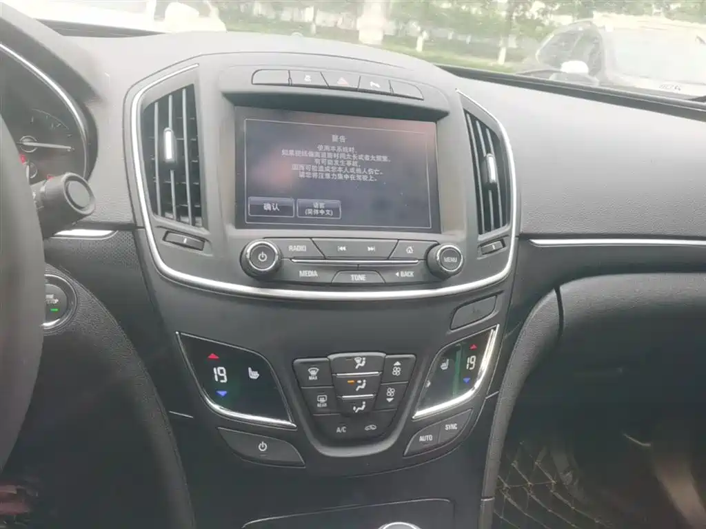 Buick Regal 2015 1.6T Elite Tech Edition фото 13