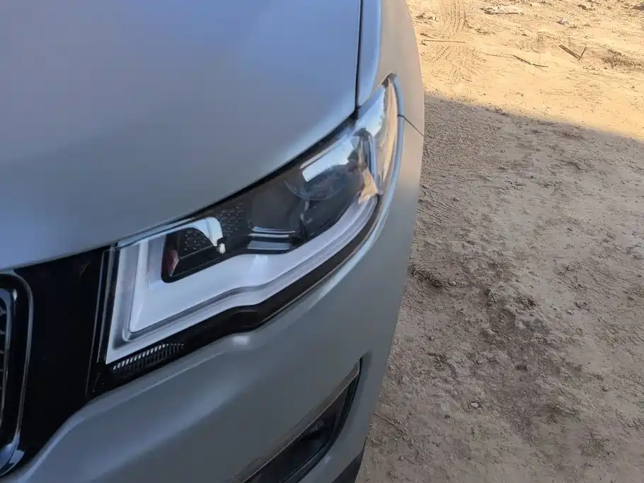 Фото 5 - Jeep Compass