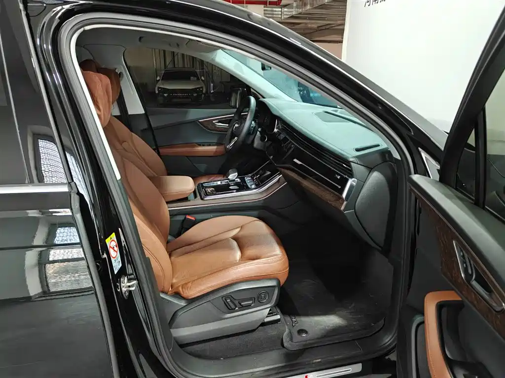 Audi Q7 2023 55 TFSI quattro S line Sport фото 9