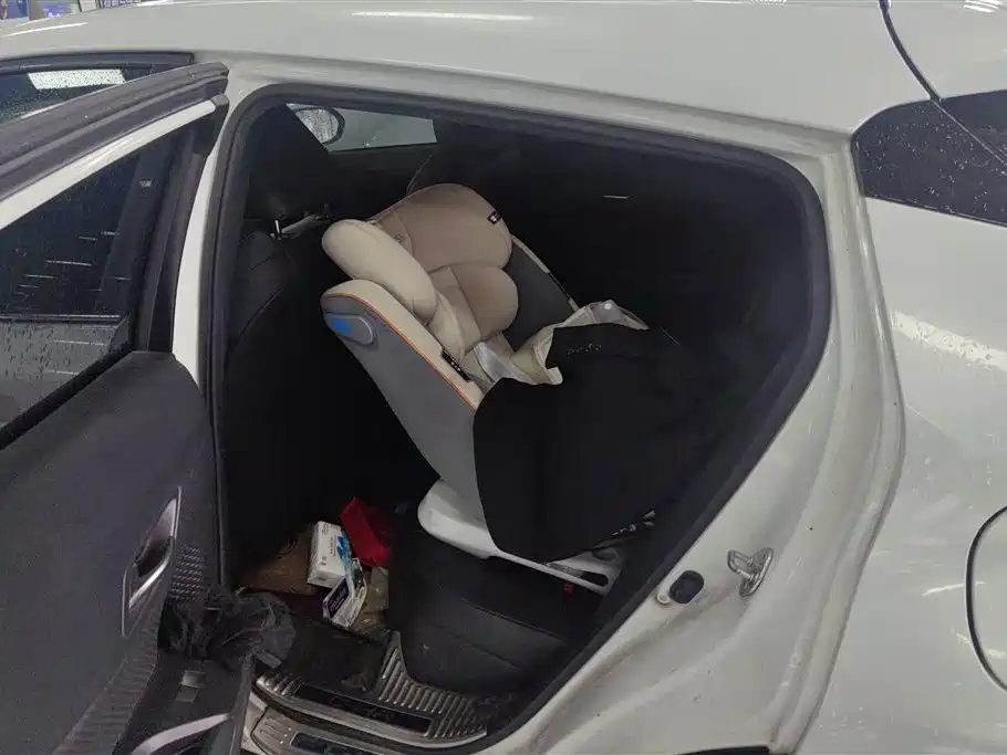 Toyota C-HR 2021 2.0L Luxury Edition фото 11