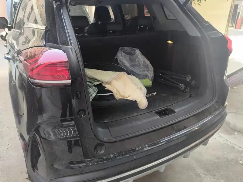 Photo 7 - Geely Atlas