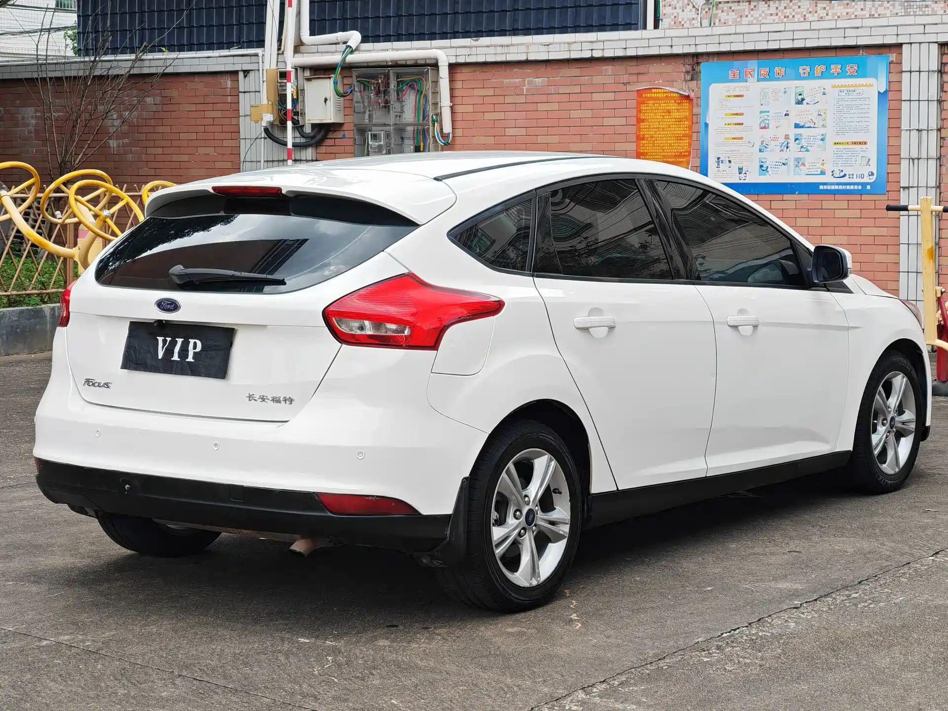 Фото 7 - Ford Focus