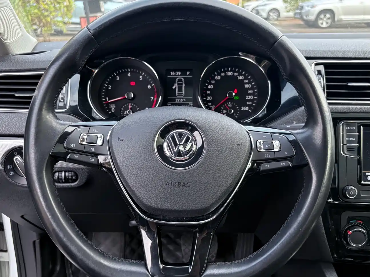Volkswagen Sagitar 2018 280TSI DSG Spark Edition фото 18