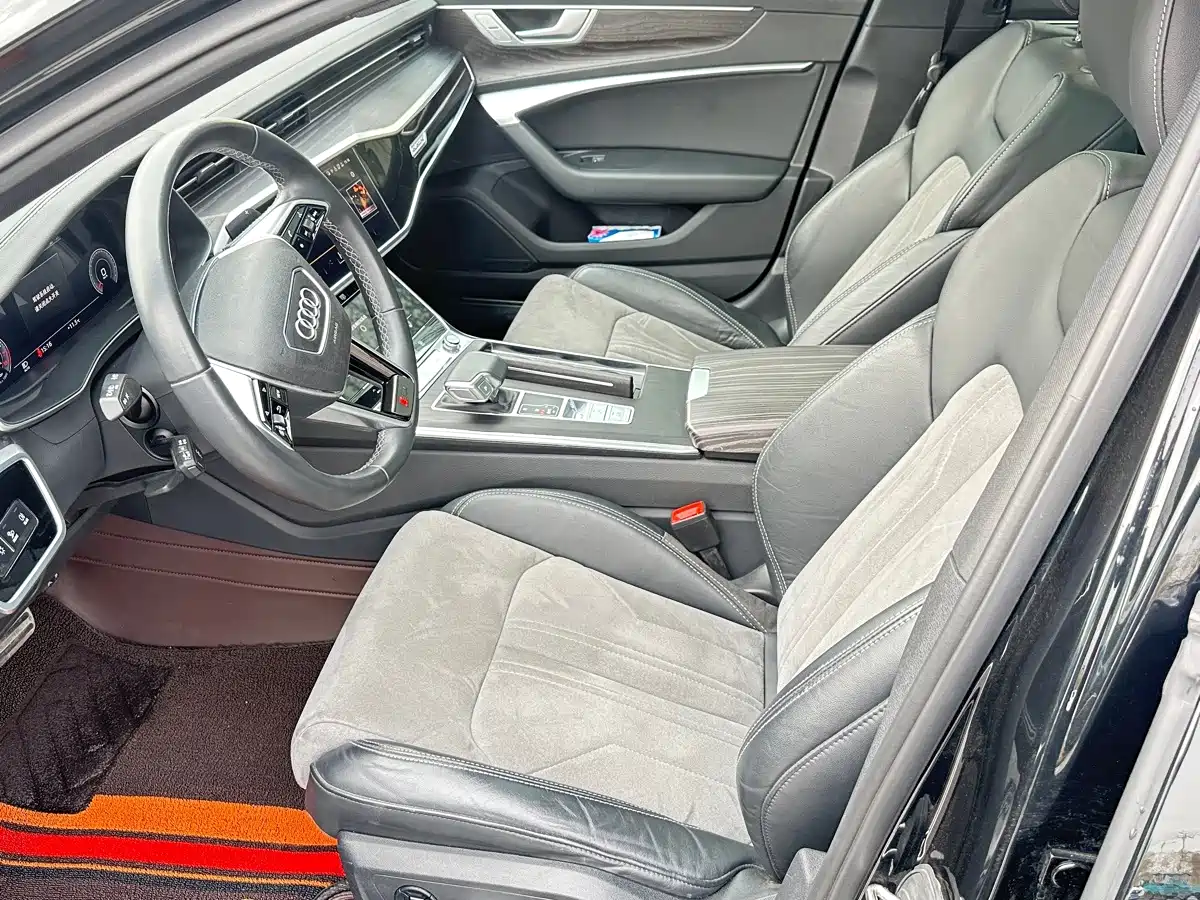 Фото 5 - Audi A6L
