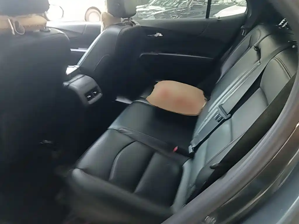 Chevrolet Equinox 2018 535T Automatic Galloping Edition фото 17