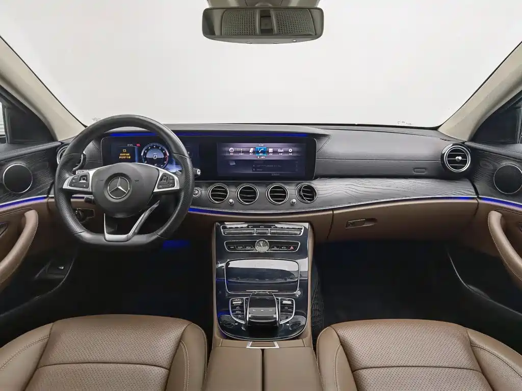 Photo 5 - Mercedes-Benz E-Class