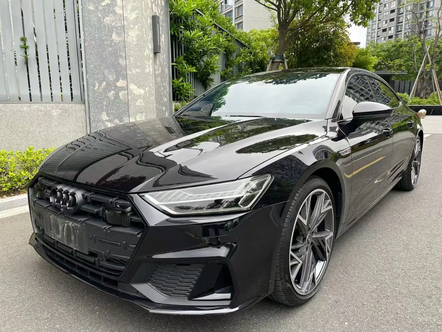Фото 1 - Audi A7L