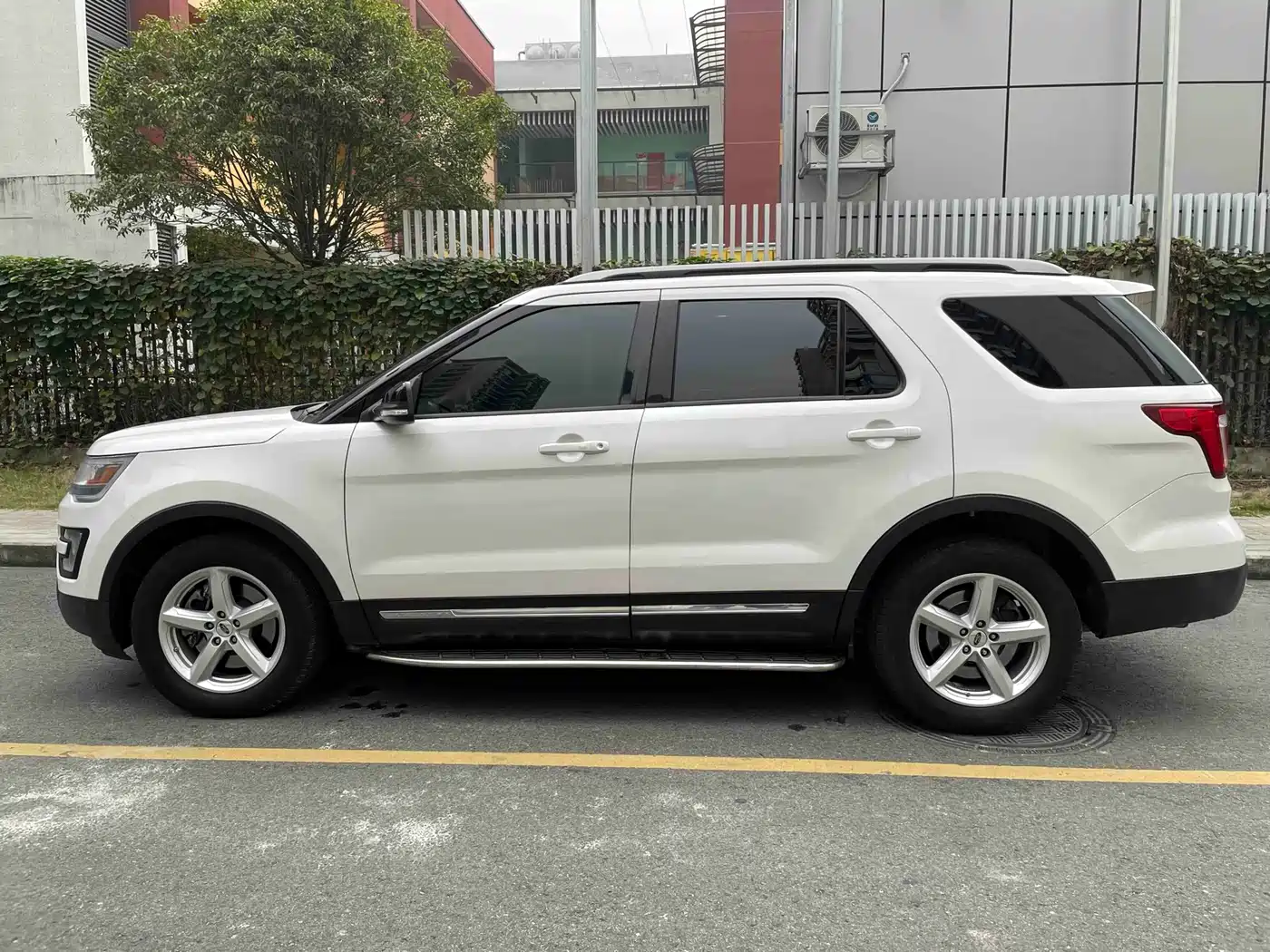 Ford Explorer (Import) 2017 2016 2.3T Trend Edition