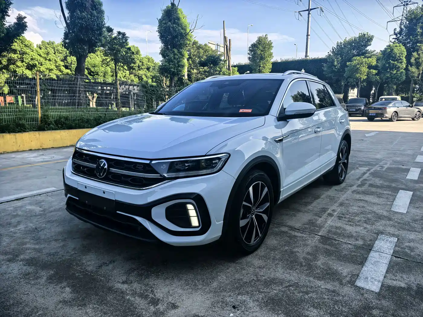 VOLKSWAGEN T-ROC EXPLORING SONGS