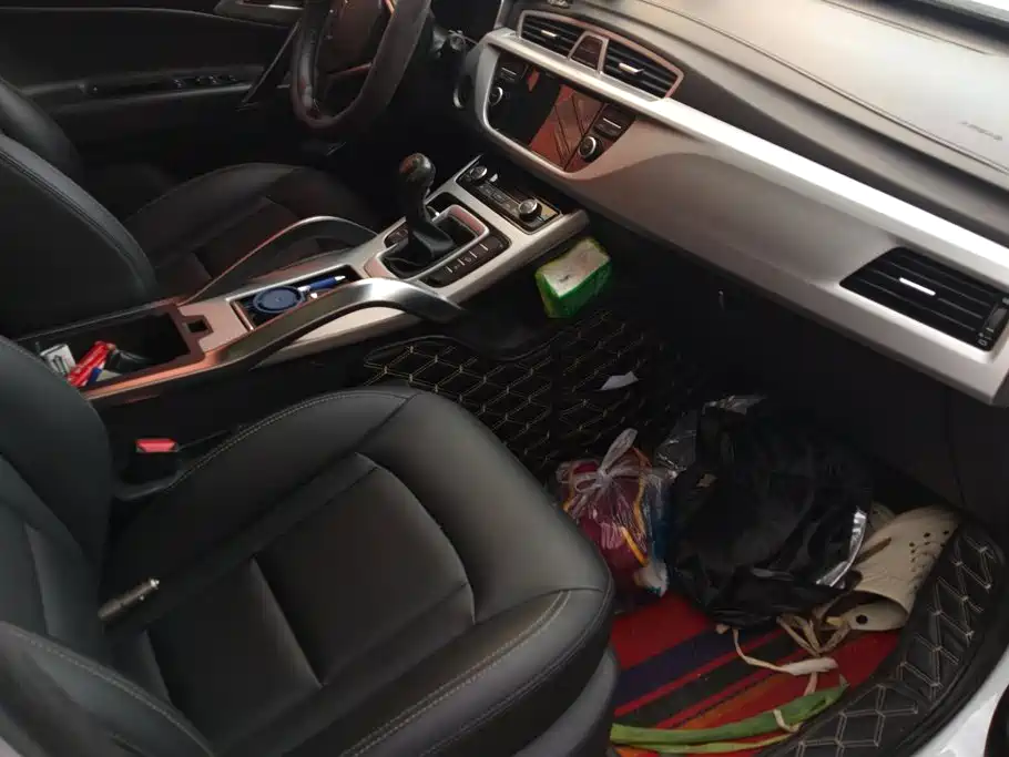 Geely Atlas 2016 2016 2.0L Manual Smart Connectivity
