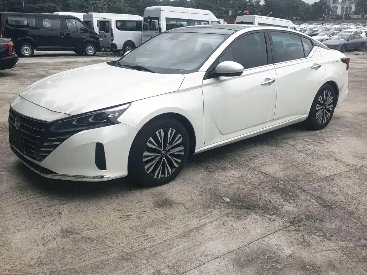 Nissan Teana