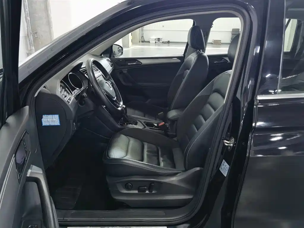 Volkswagen Tiguan L 2018 330TSI Automatic 2WD Luxury Edition фото 10