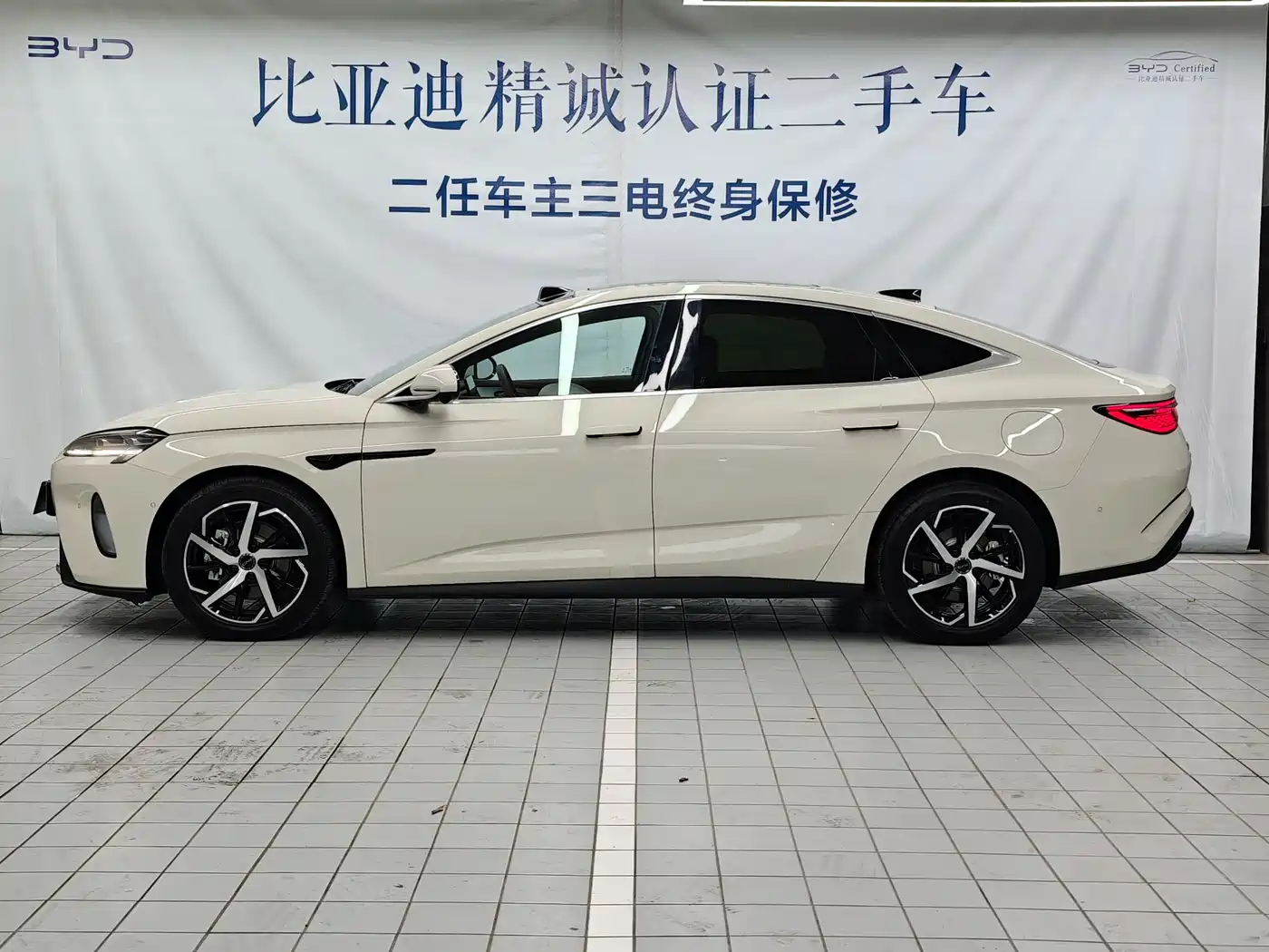 BYD Seal 07 DM-i 2026 DM-i 1.5T 230km Flagship фото 3