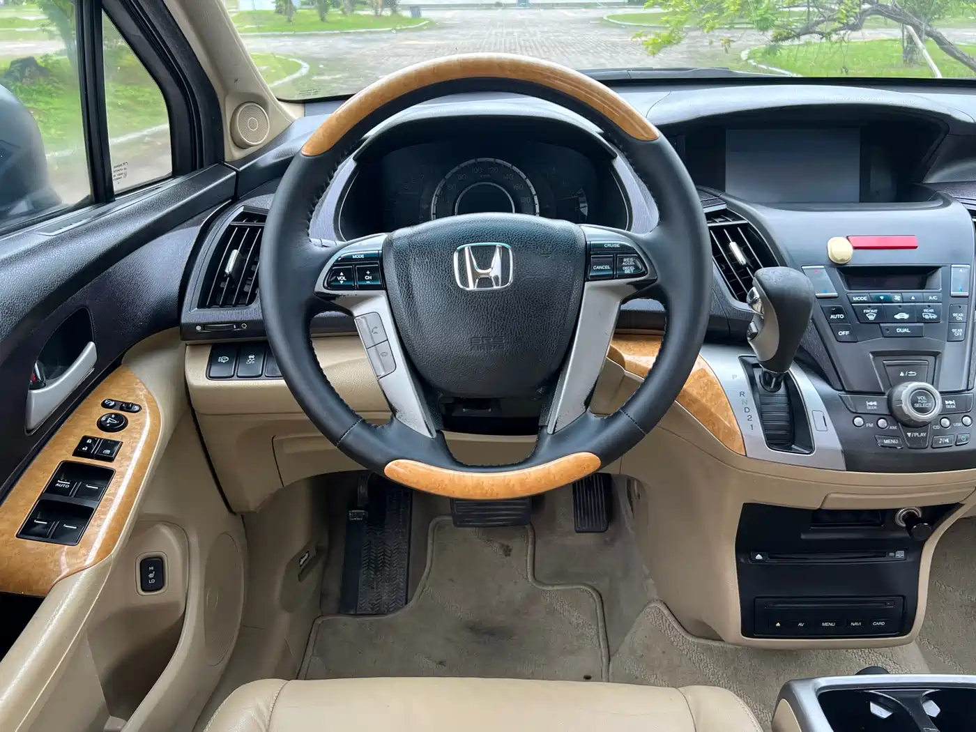 Photo 14 - Honda Odyssey