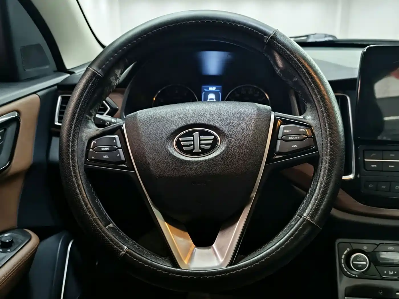 FAW Senya R7 2018 2017 Model 1.6L Automatic Smart