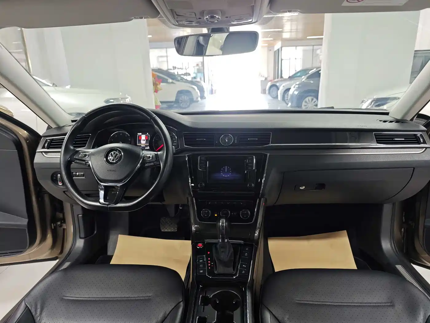 Volkswagen Passat 2016 330TSI DSG Executive Edition фото 7