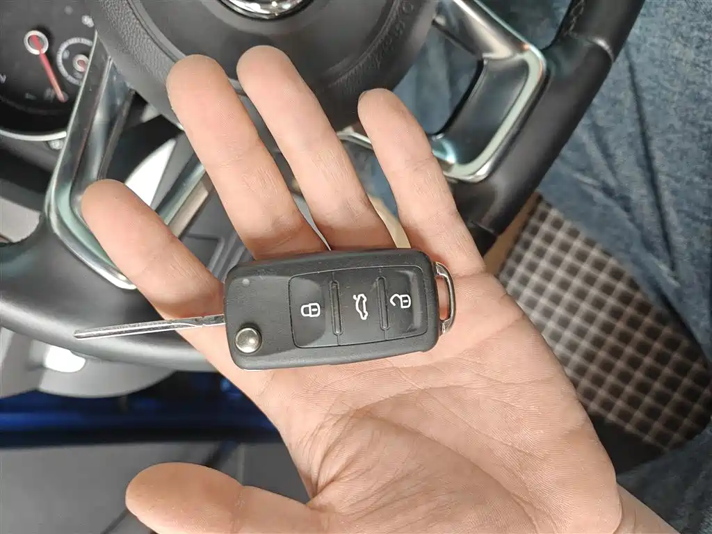 Volkswagen Scirocco 2015 1.4TSI Trend Edition фото 9