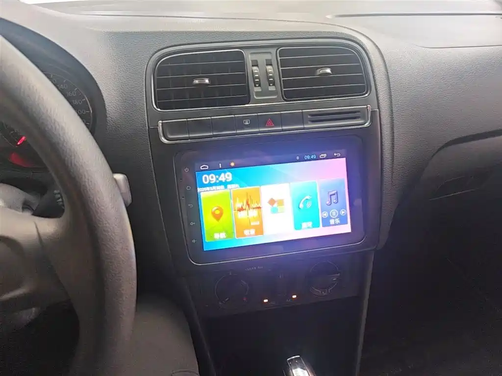 Volkswagen Polo 2016 1.4L Automatic Trend фото 13