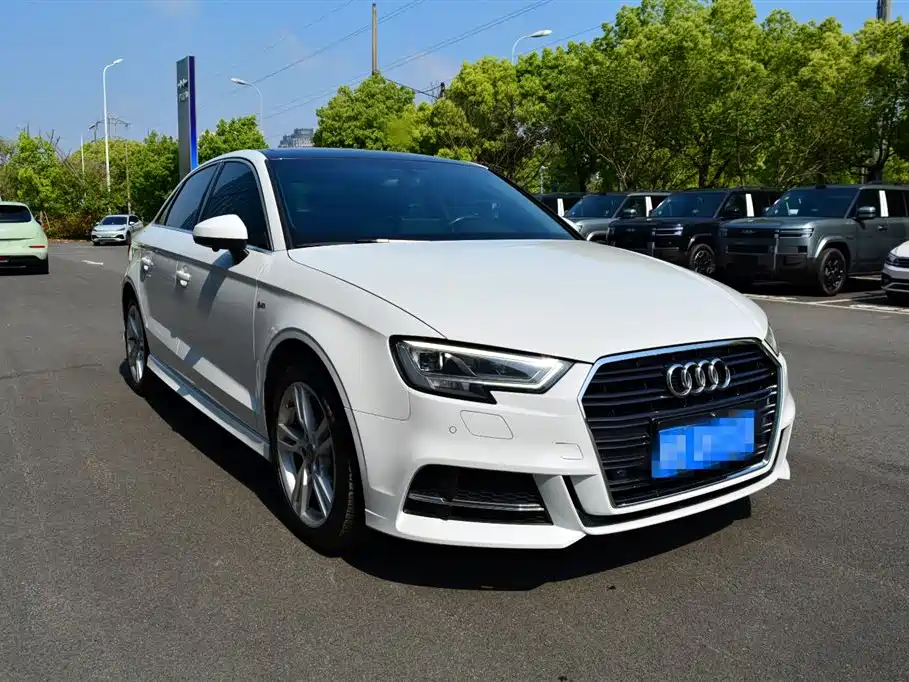 Audi A3 2019 Limousine 35 TFSI Fashion China V фото 3