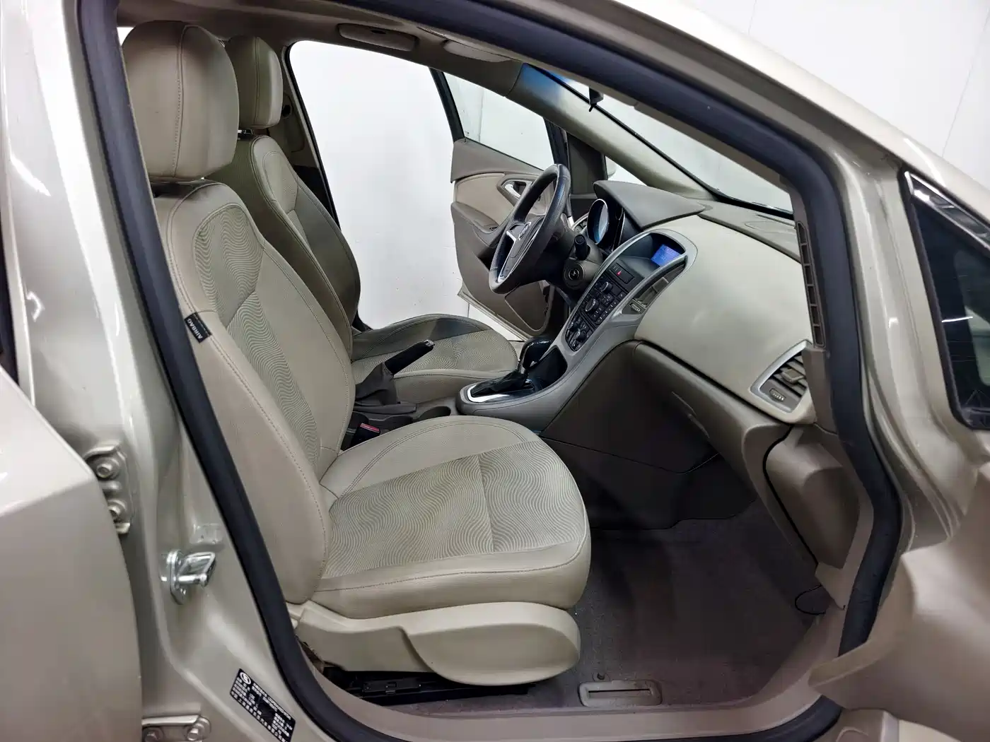 Buick Excelle 2013 GT 1.6L Automatic Fashion Edition фото 14