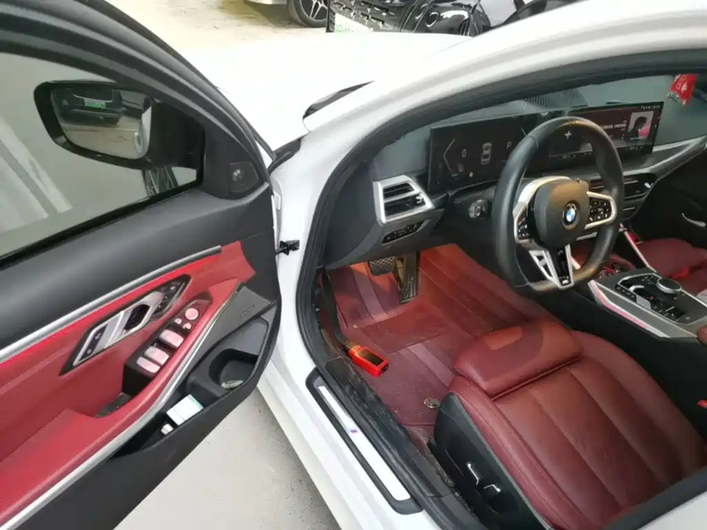 صورة 16 - BMW 3 Series