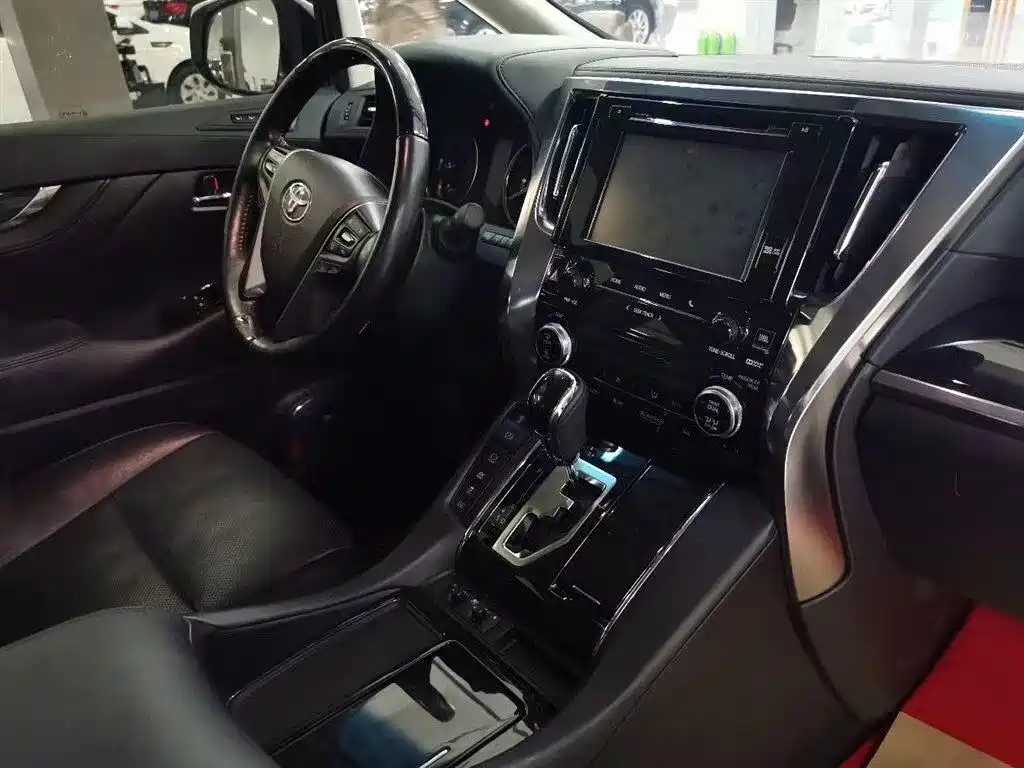 Toyota Vellfire 2019 Hybrid 2.5L HV Luxury Edition фото 7