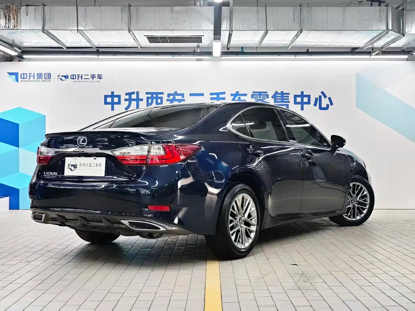 Lexus ES 2015 200 Elite Edition фото 22
