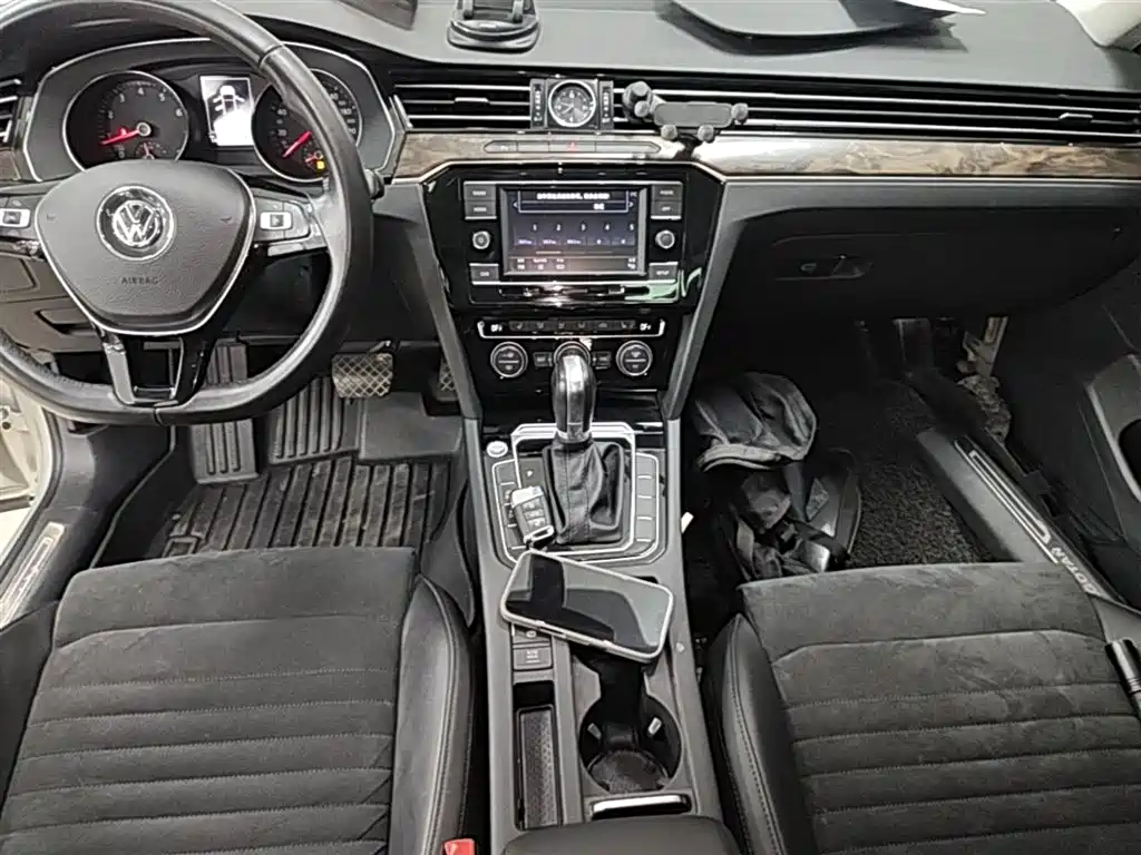 Volkswagen Magotan 2018 330TSI DSG Luxury фото 13