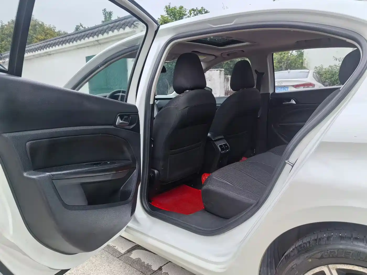 Peugeot 408 2014 1.8L Automatic Luxury Edition фото 8