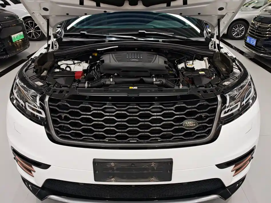 Фото 28 - Land Rover Range Rover Velar