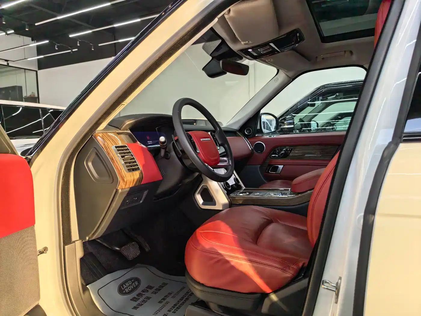 Land Rover Range Rover 2018 3.0 SC V6 Vogue SE Genesis Extended Edition фото 6