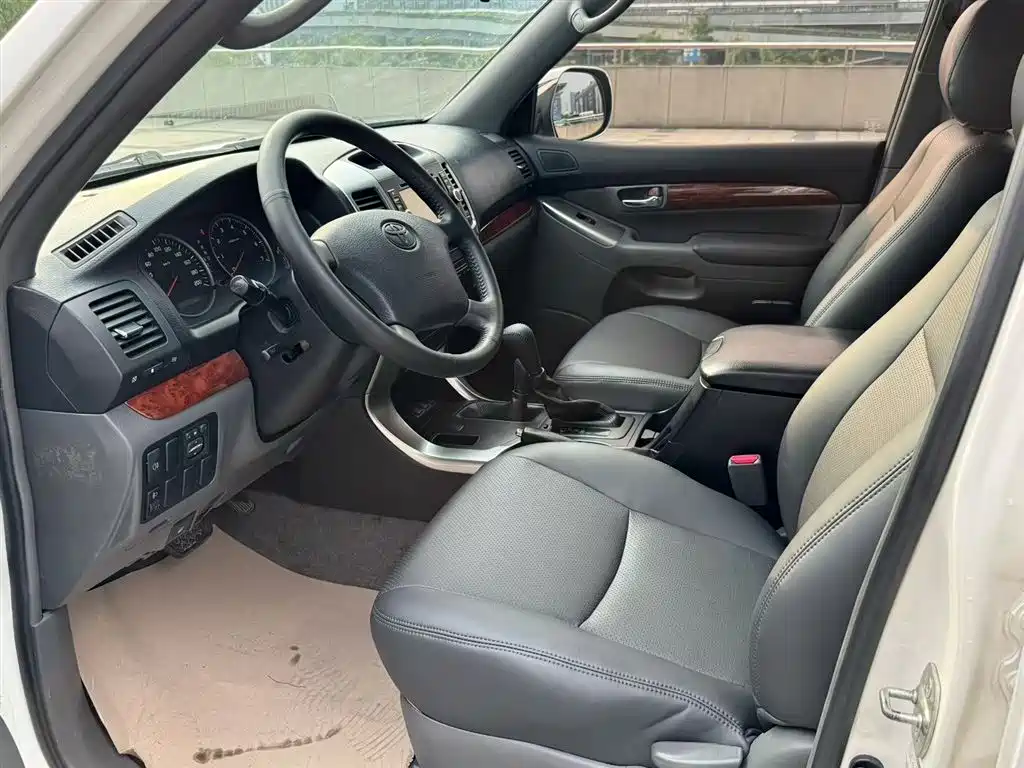 Toyota Prado (Import) 2010 2.7L Automatic Standard фото 7