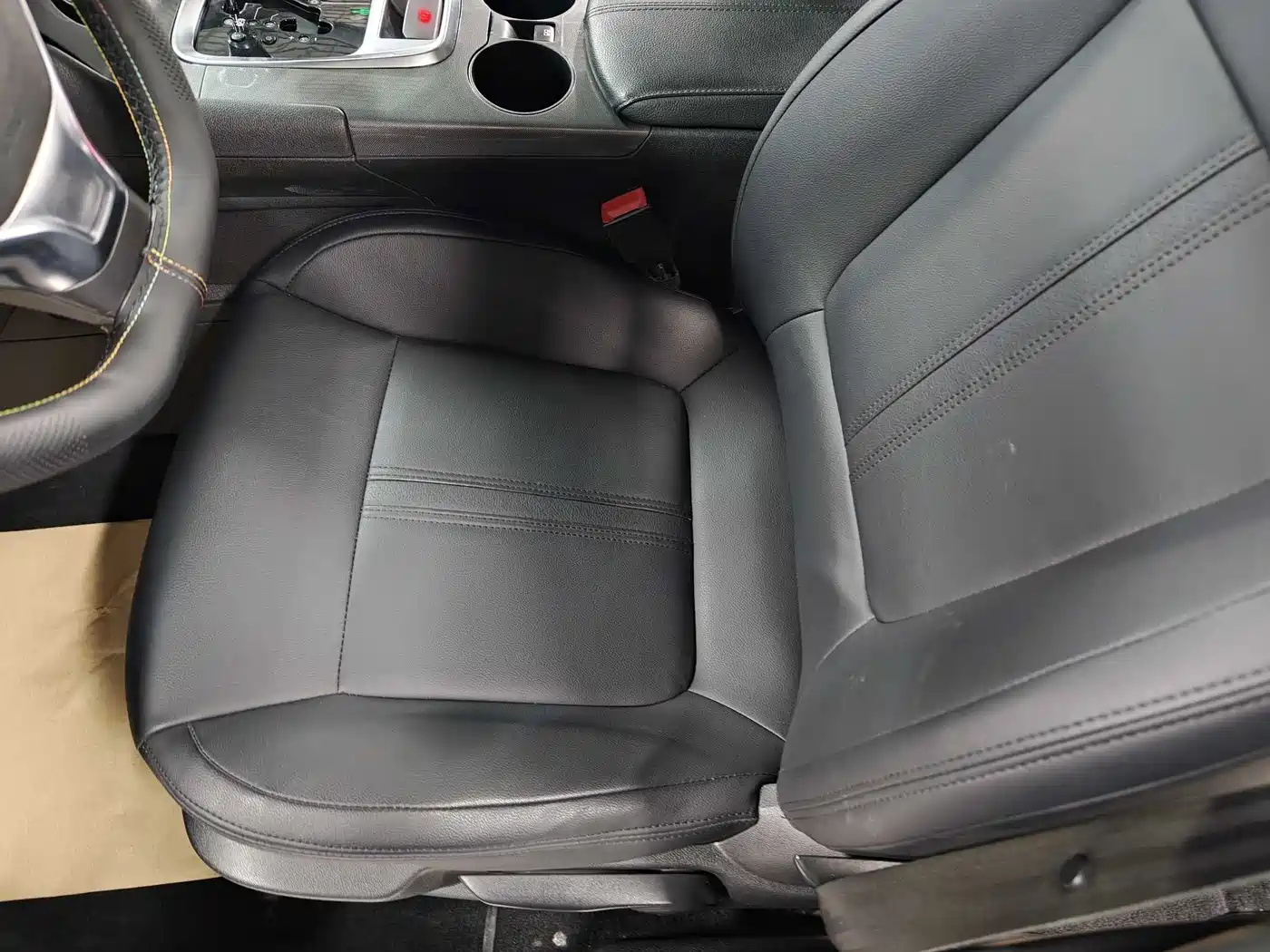 Peugeot 3008 2016 2.0L Automatic Standard Edition фото 10