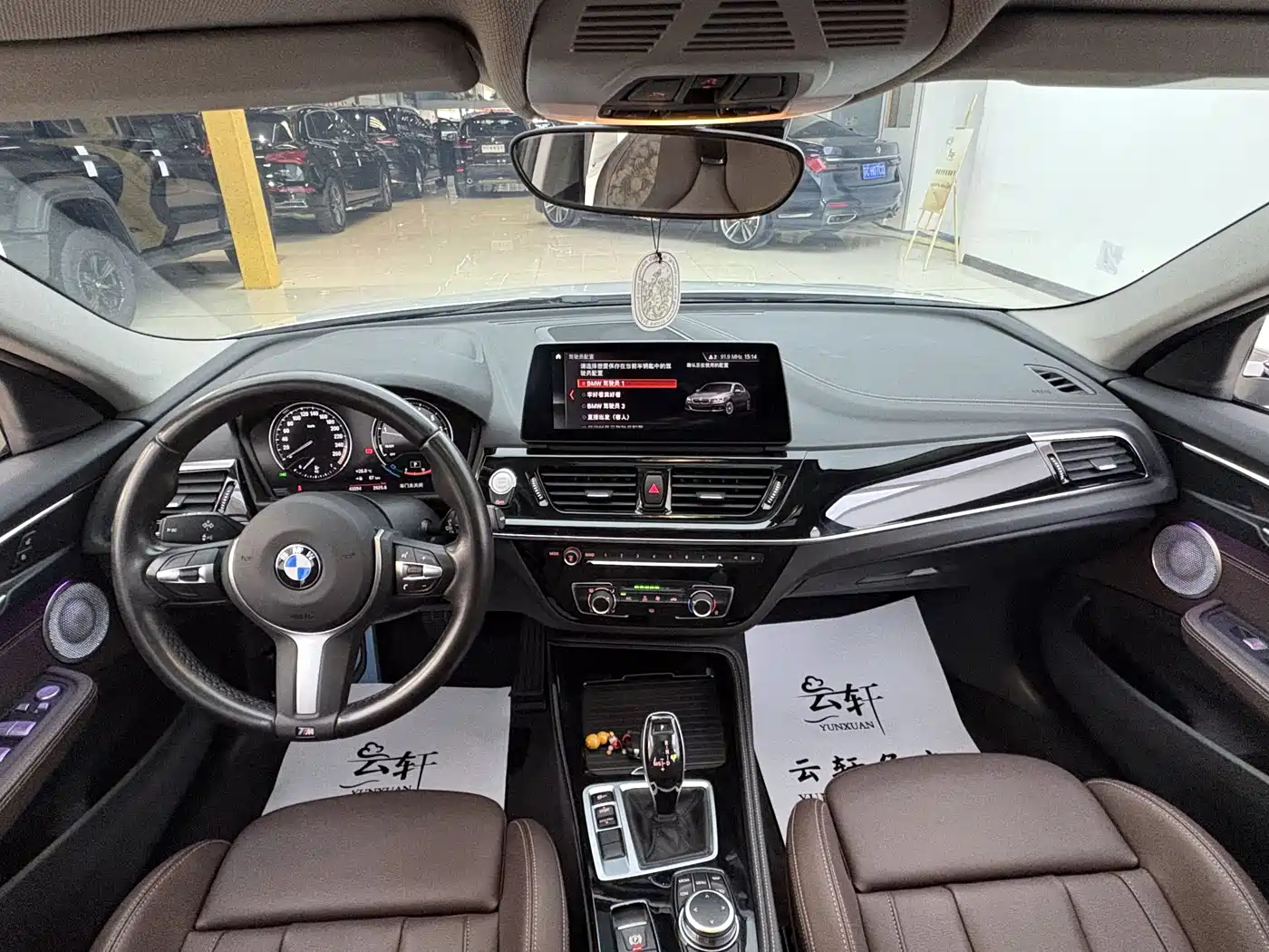 BMW 1 Series 2022 125i M Sport Shadow Edition фото 4