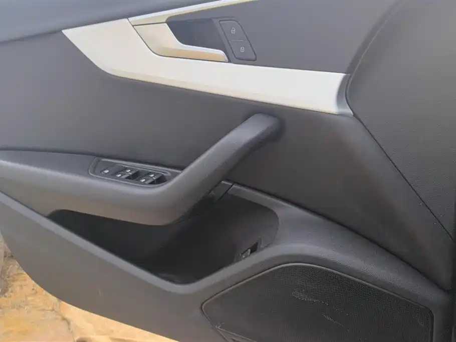 Audi A4L 2020 40 TFSI quattro Luxury Dynamic фото 7