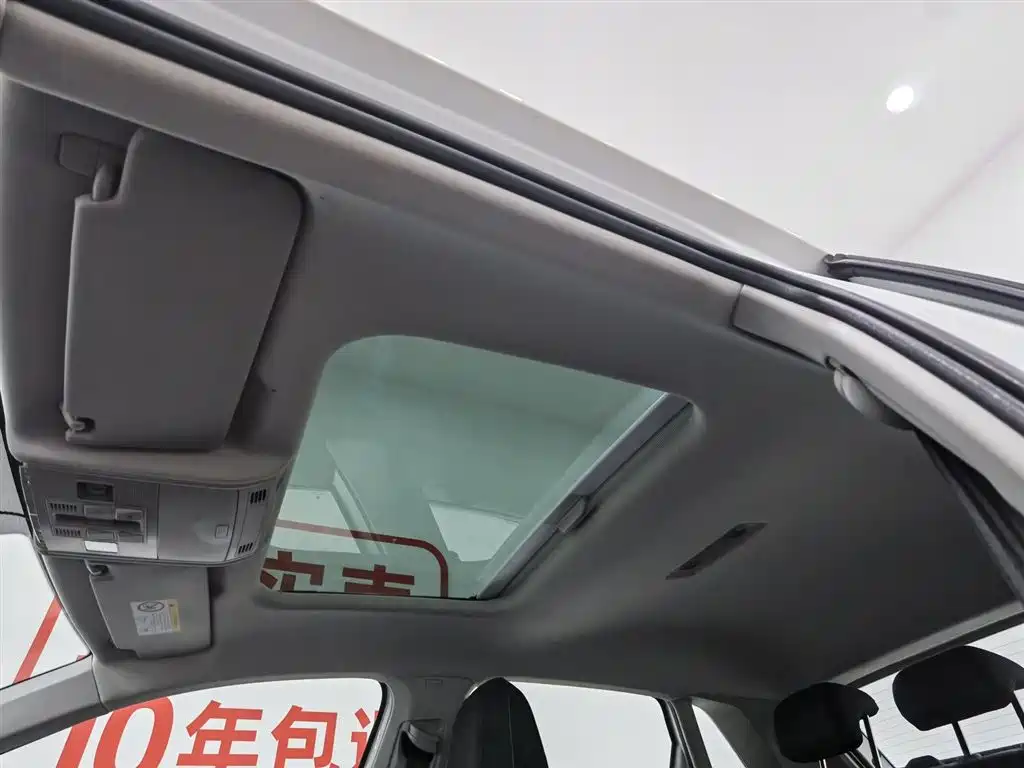 Volkswagen Polo 2019 Plus 1.5L Automatic Panorama Enjoyment Edition фото 14
