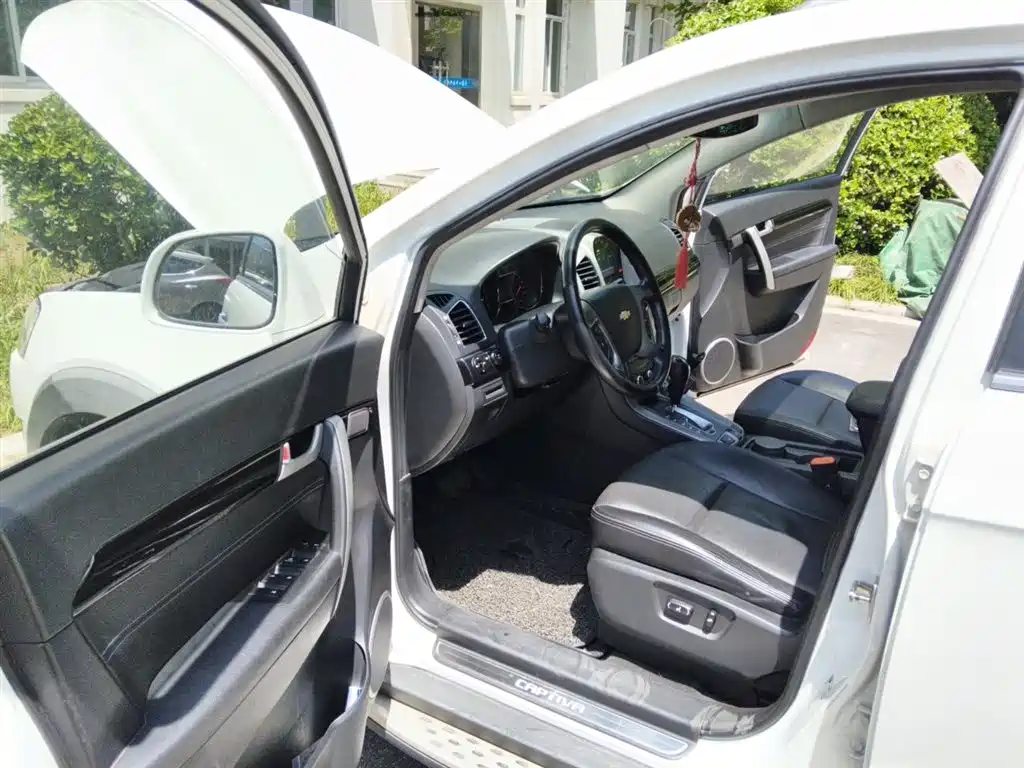 Chevrolet Captiva 2015 2.4L AWD Flagship 7-Seater фото 14
