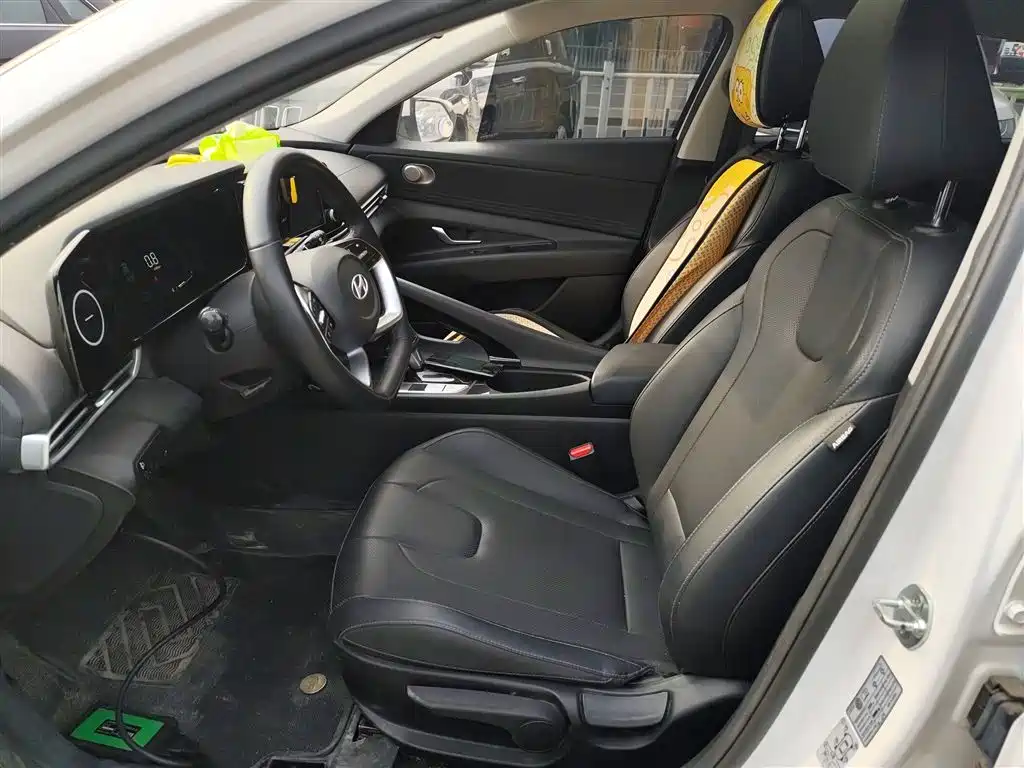 Hyundai Elantra 2023 1.5L CVT GLX Elite Edition фото 11