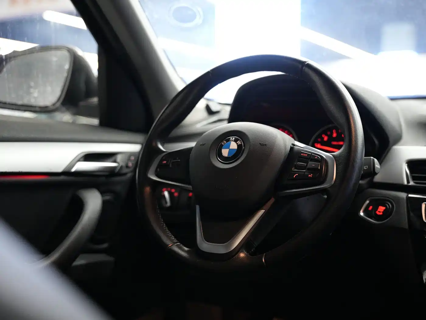 BMW X1 2016 sDrive18Li Premium Model фото 13