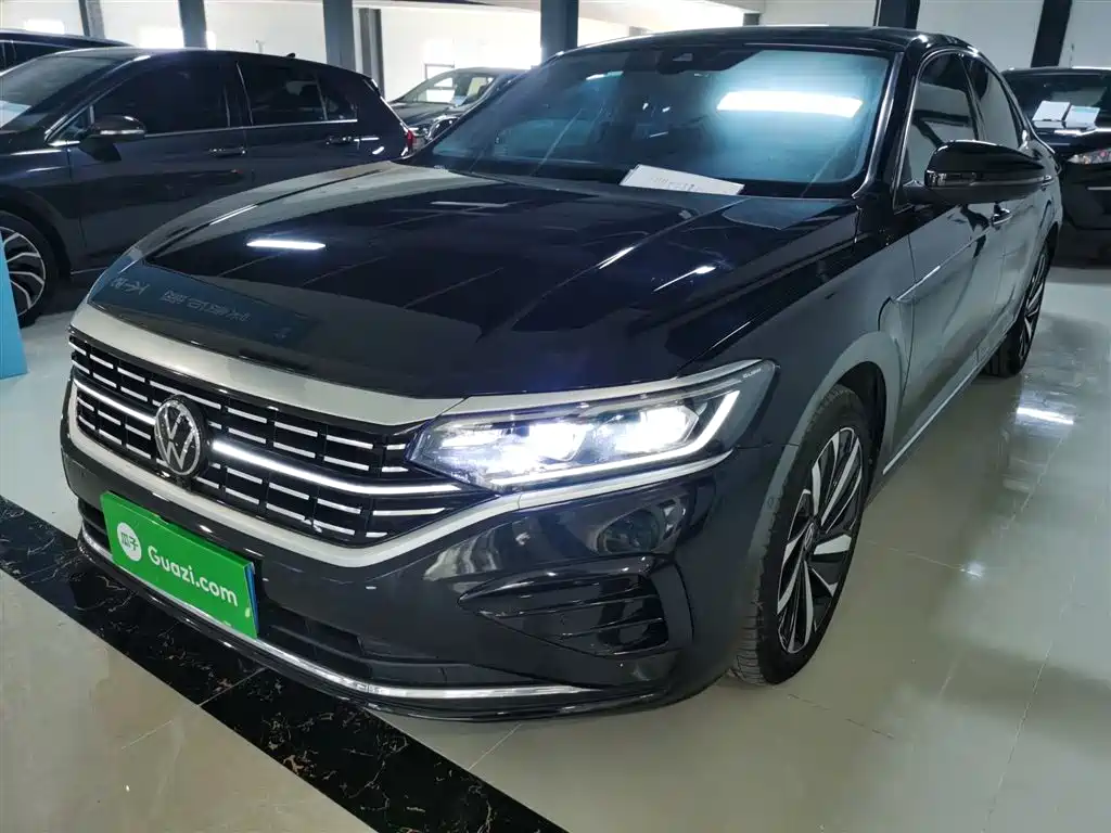 Volkswagen Passat 2023 Facelift 330TSI Luxury Edition фото 2