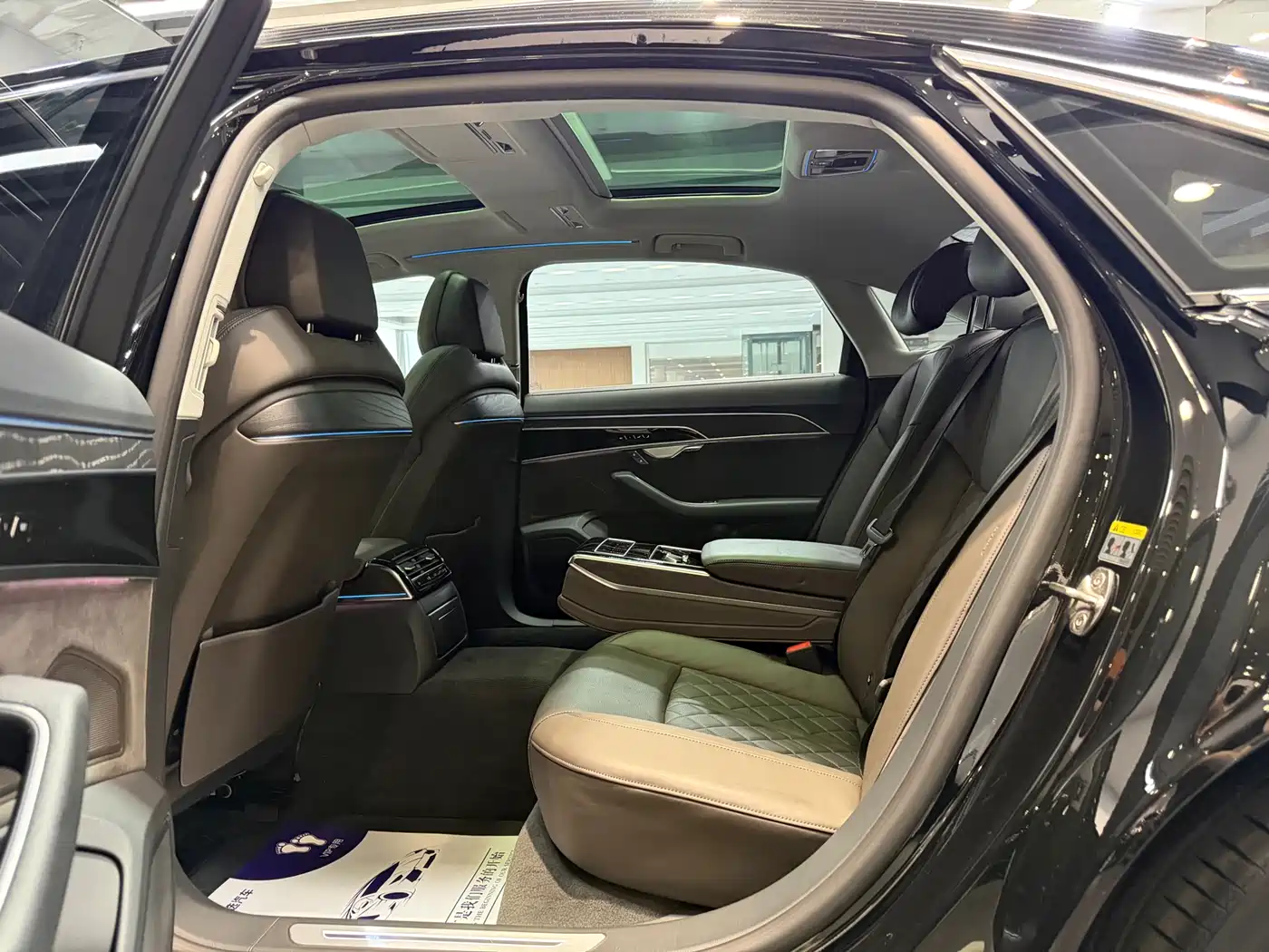 Audi A8 2022 A8L 50 TFSI quattro Comfort Collector's Edition фото 7