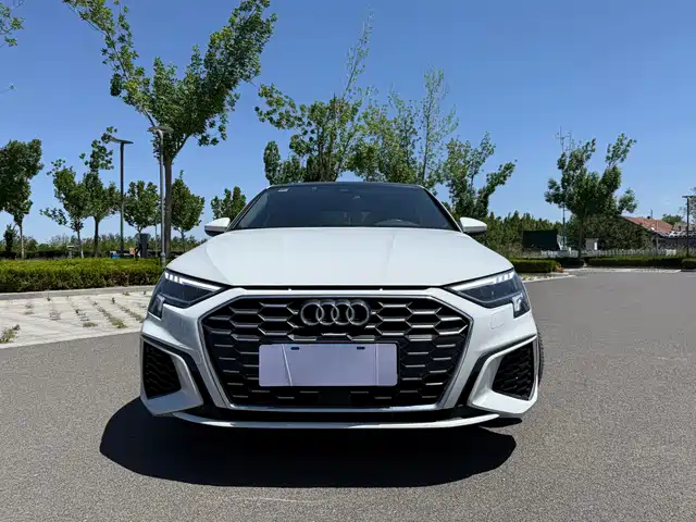 Audi A3 2024 Model A3L Limousine 35 TFSI Fashion Sport — фото 2