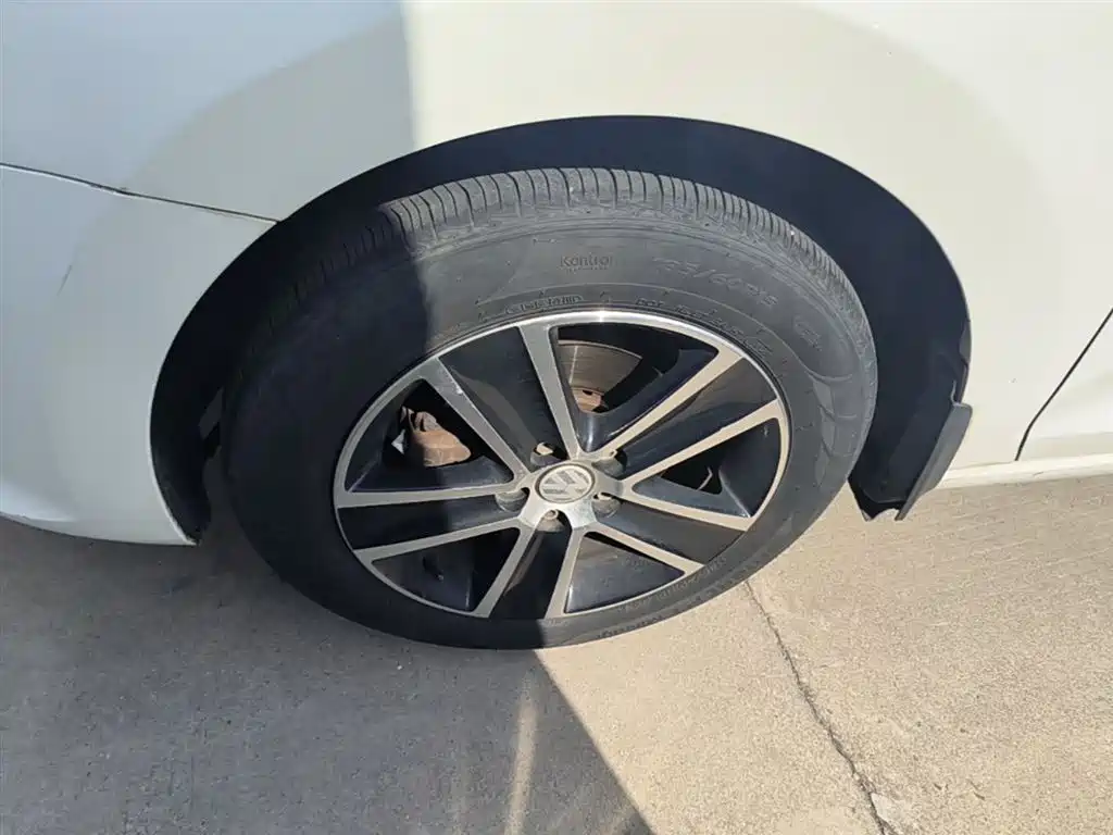 Volkswagen Santana 2015 1.4L Manual Trend Edition фото 23
