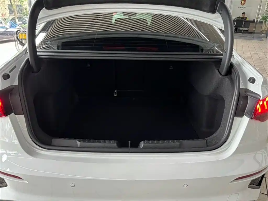 Audi A3 2023 Facelift A3L Limousine 35 TFSI Fashion Sport фото 17