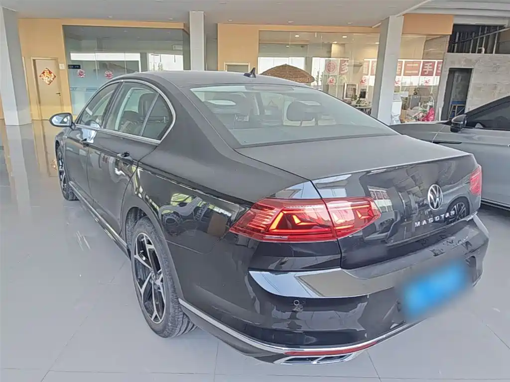 Volkswagen Magotan 2023 Model 2 Million Commemorative Edition 330TSI DSG Luxury фото 5