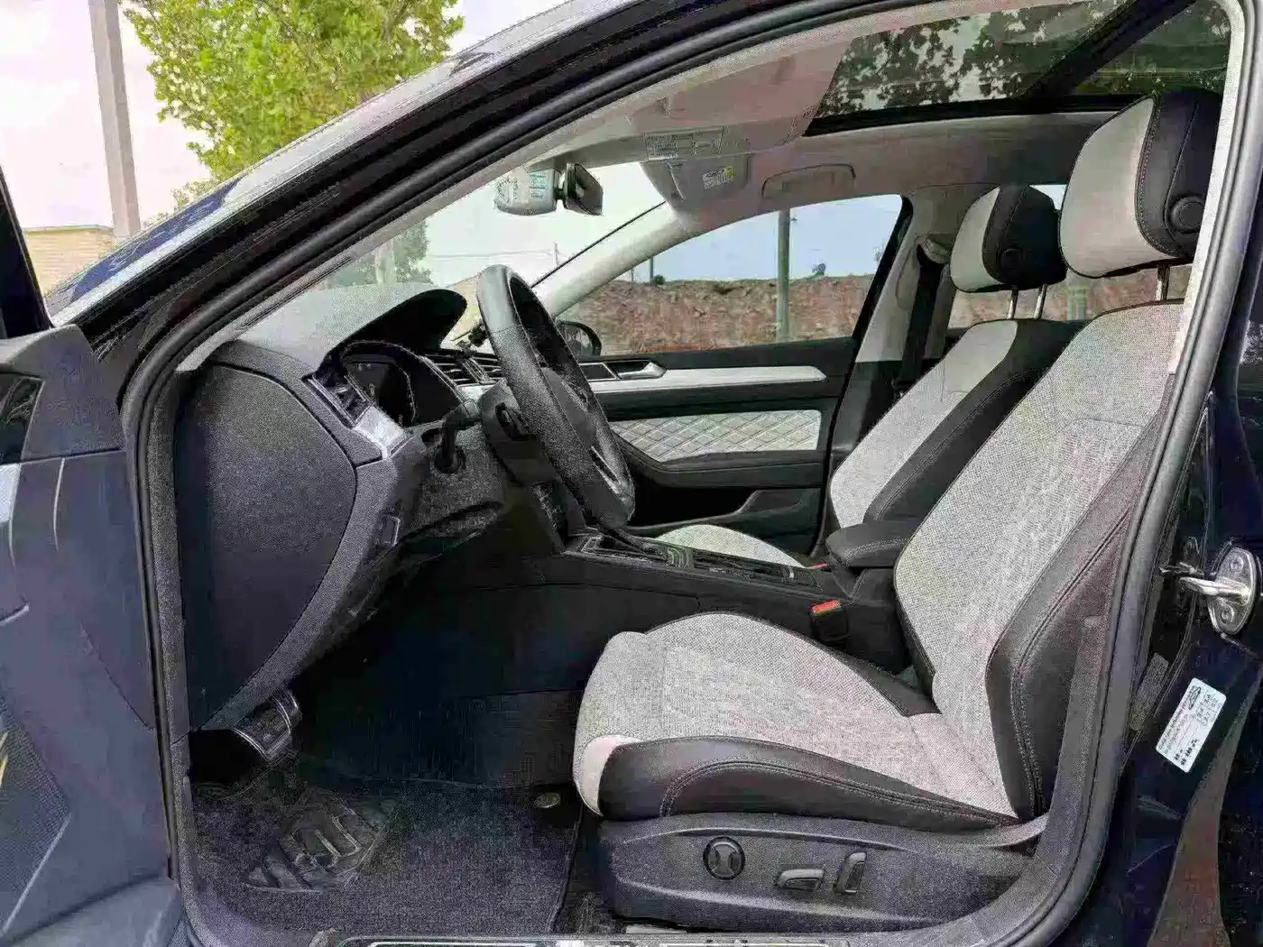 Volkswagen Magotan 2023 Model 2 Million Commemorative Edition 330TSI DSG Luxury фото 4