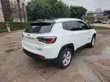 Photo 7 - Jeep Compass