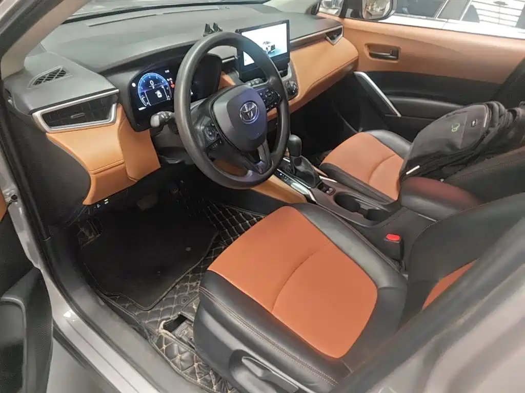 Toyota Corolla Cross 2023 2.0L Pioneer Edition фото 15